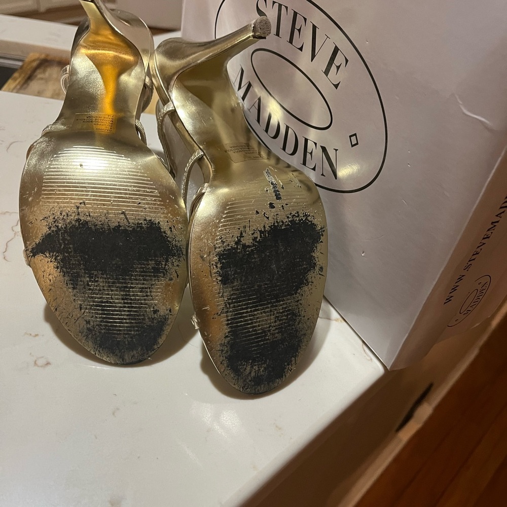 STEVEN MADDEN Daphny Gold Metallic Heels Size 8.5 - Picture 7 of 7